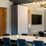 En este espacio deberia de haber una imagen de división acustico abierto con panalera recogida a los lados