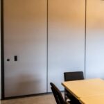 En este espacio deberia de haber una imagen de división acustico cerrado